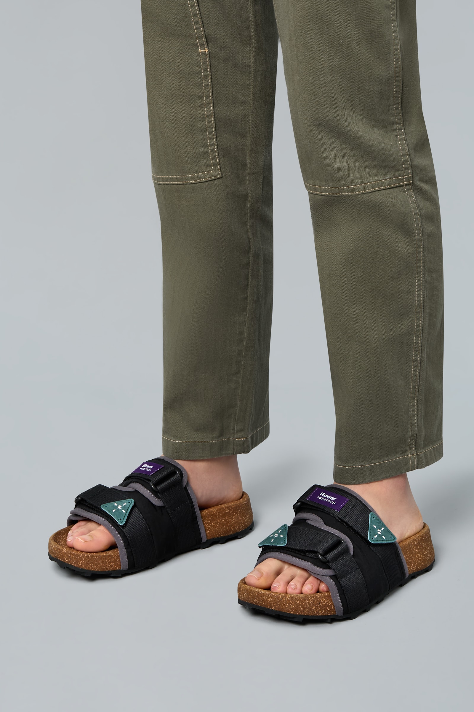 Black / Grey Men Flower Mountain NIWA SLIPPER UNI Slippers | 901-UIXNFY